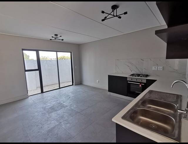 2 BEDROOM PROPERTY TO RENT IN PAROW NORTH